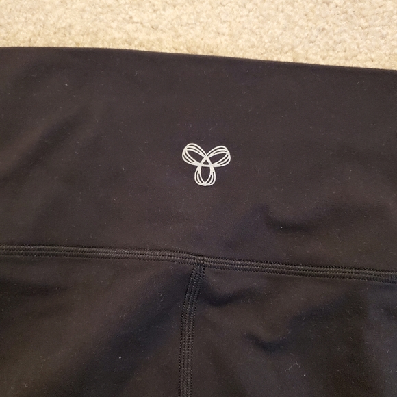 Two pairs of TNA biker shorts 1X - Picture 4 of 7